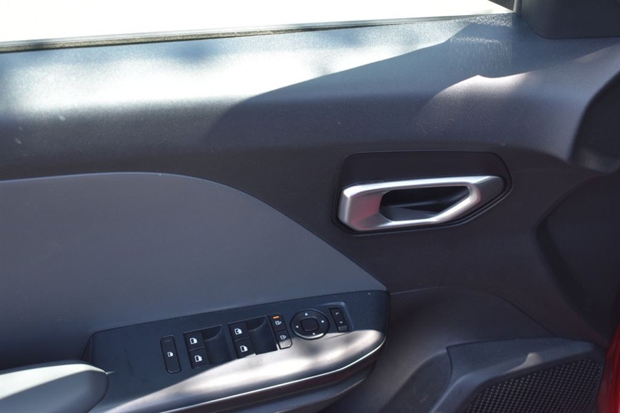 2025 Kia K4 LXS - Photo 12