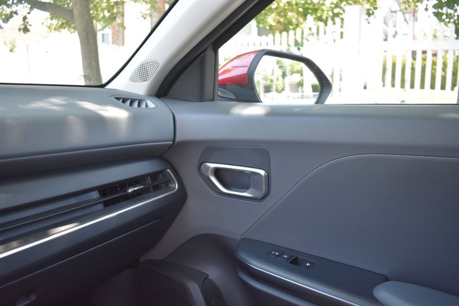 2025 Kia K4 LXS - Photo 18