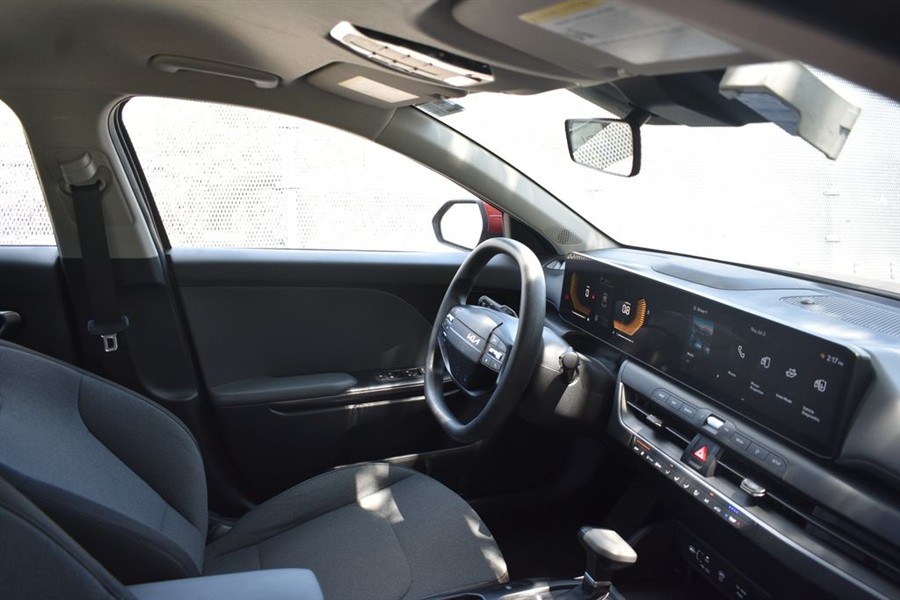 2025 Kia K4 LXS - Photo 19