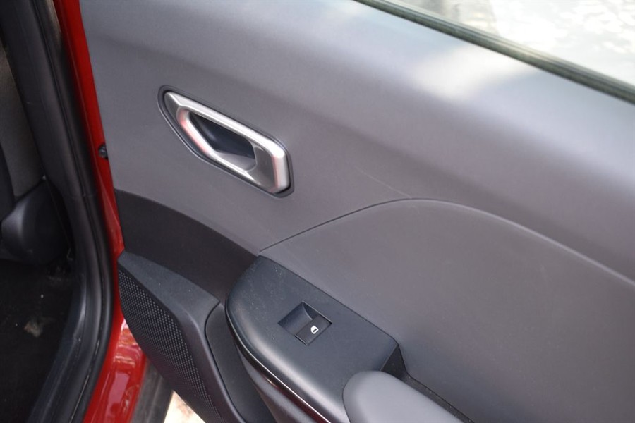 2025 Kia K4 LXS - Photo 23