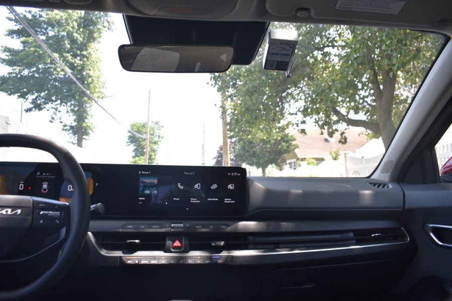2025 Kia K4 LXS - Photo 27