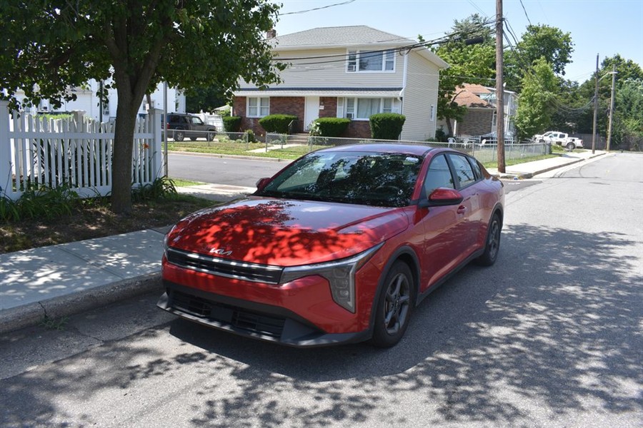 2025 Kia K4 LXS AT's photo