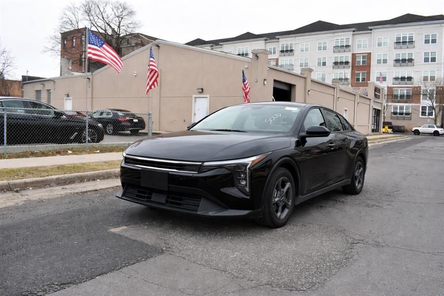 2025 Kia K4 LXS AT's photo