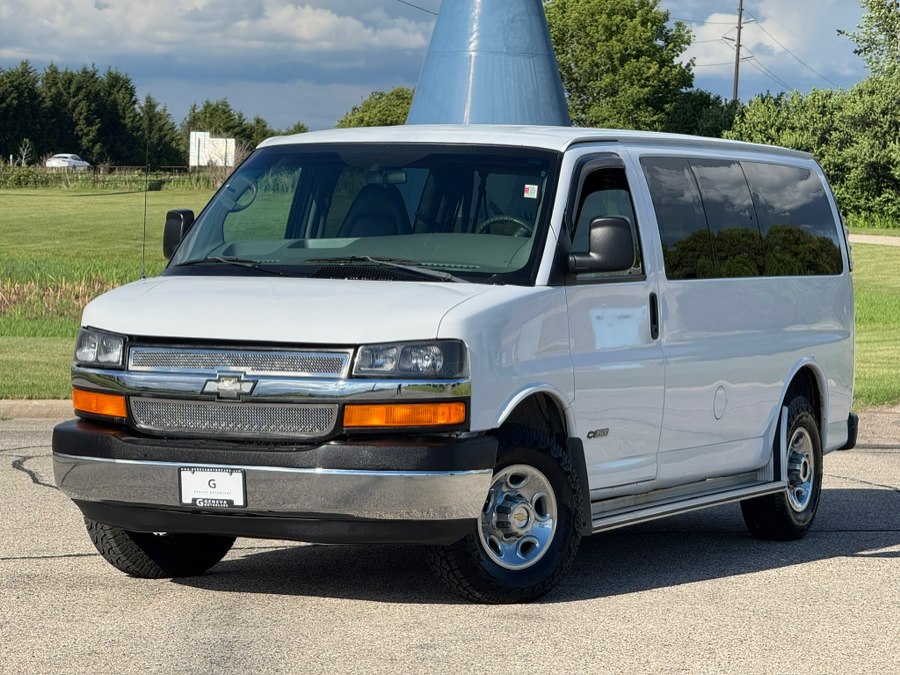 2005 Chevrolet Express 3500's photo