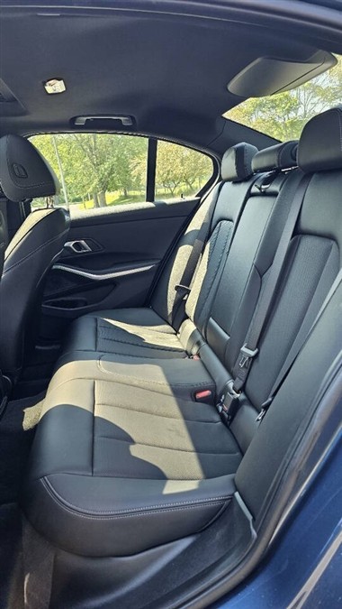 BMW 3 Series photo 13