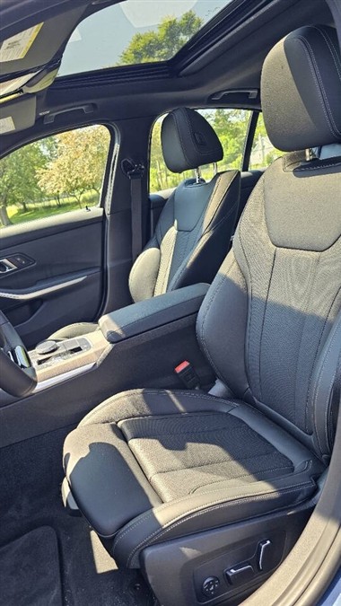 BMW 3 Series photo 19