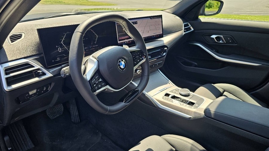 BMW 3 Series photo 8