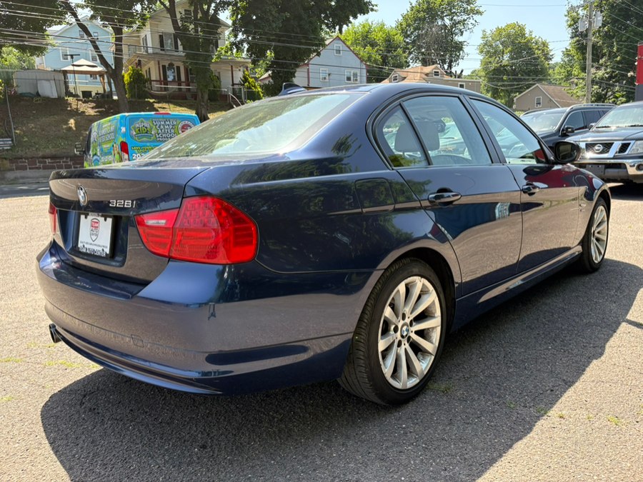 2011 BMW 3 Series 328i - Photo 4