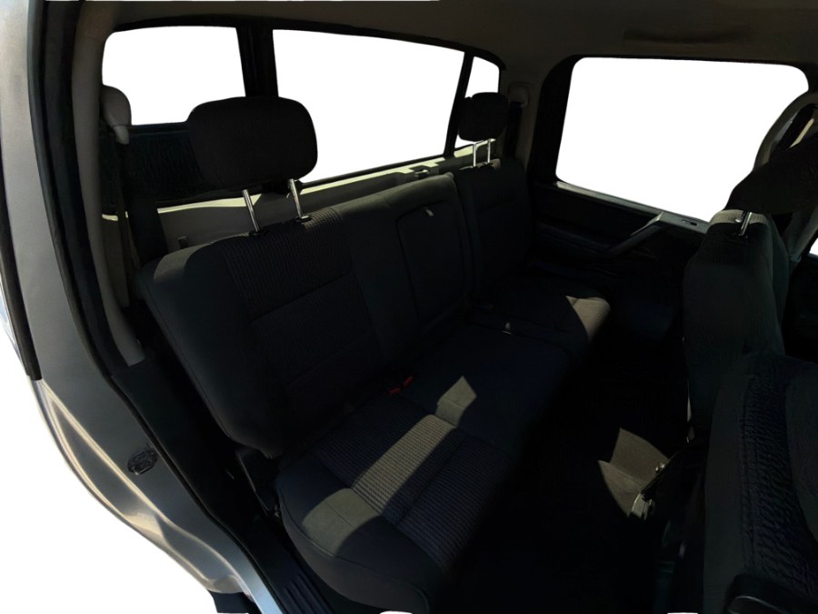 2011 Nissan Titan SV - Photo 16