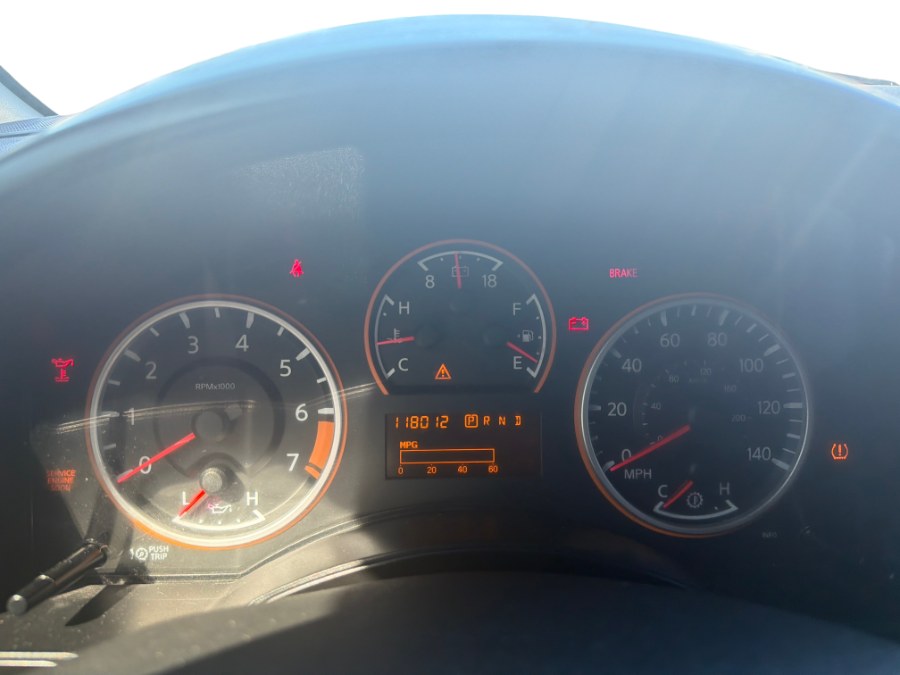 2011 Nissan Titan SV - Photo 27