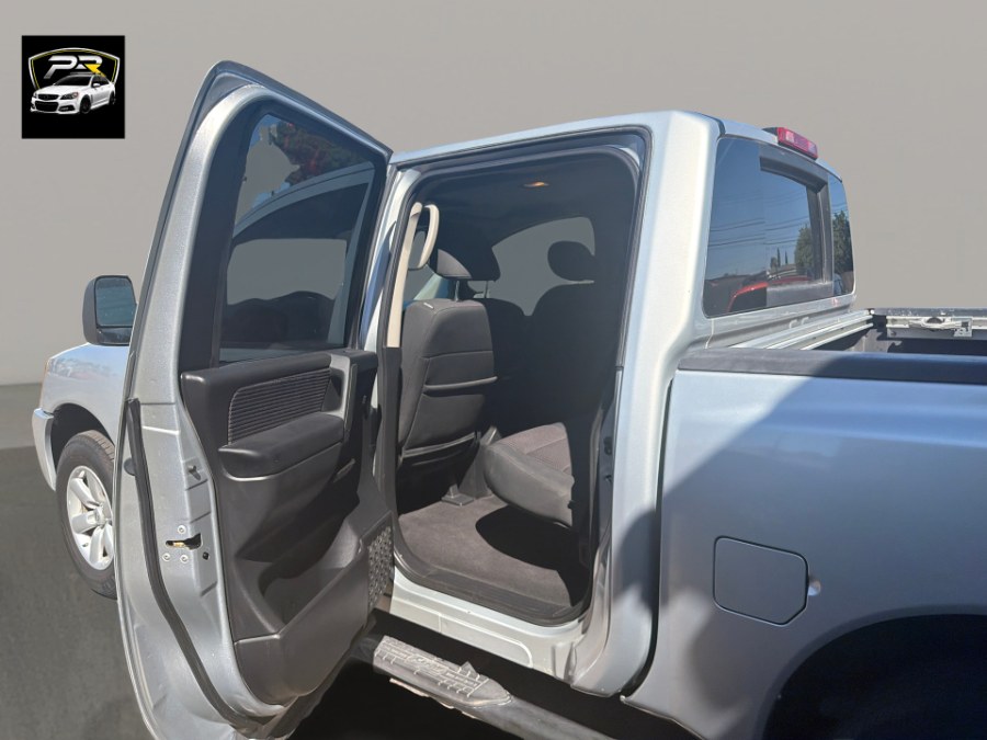 2011 Nissan Titan SV - Photo 11