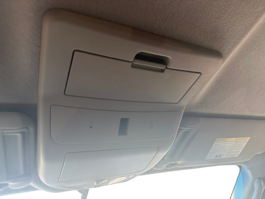 2011 Nissan Titan SV - Photo 24