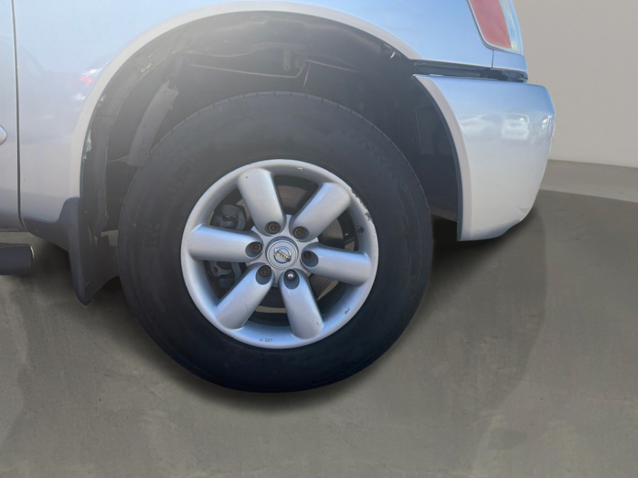 2011 Nissan Titan SV - Photo 19