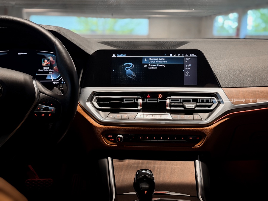 2021 BMW 3 Series 330e - Photo 29