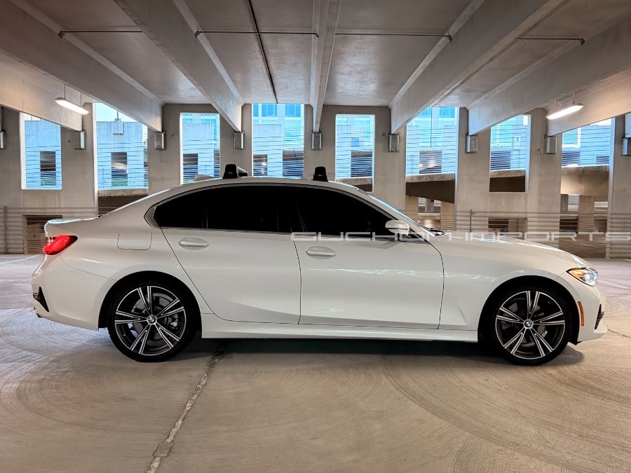 2021 BMW 3 Series 330e - Photo 6