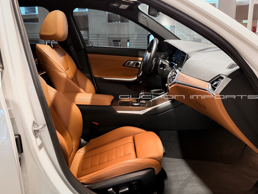 2021 BMW 3 Series 330e - Photo 36