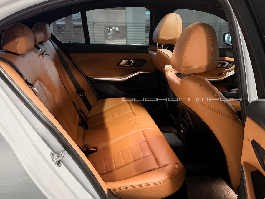 2021 BMW 3 Series 330e - Photo 33