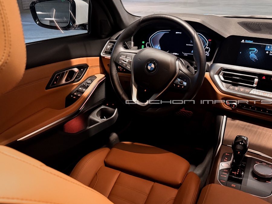 2021 BMW 3 Series 330e - Photo 25
