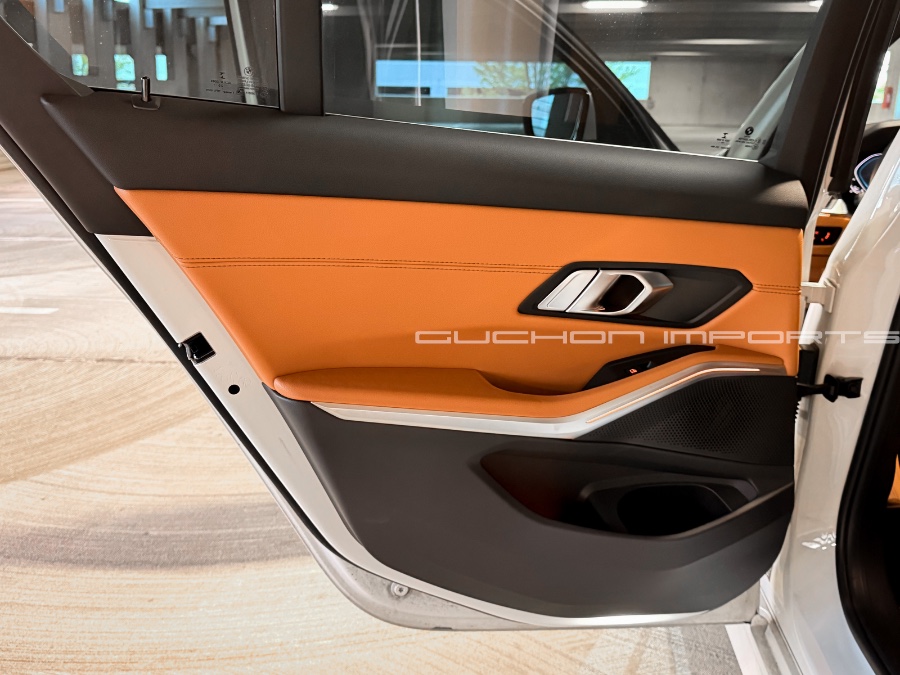 2021 BMW 3 Series 330e - Photo 16