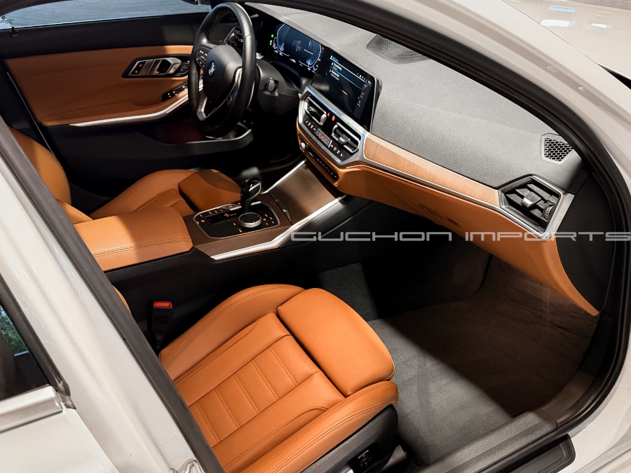 2021 BMW 3 Series 330e - Photo 37