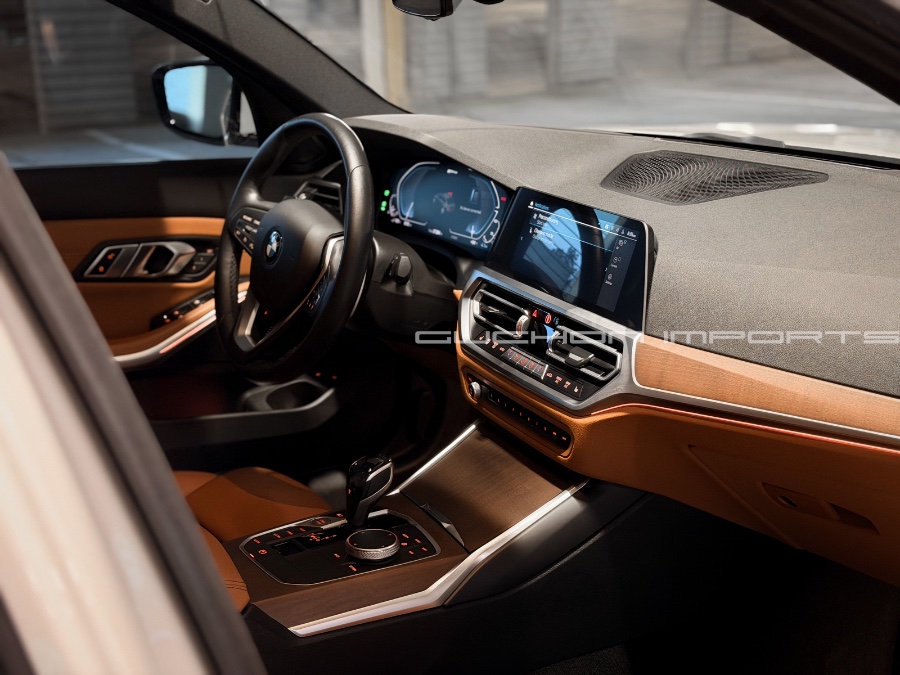 2021 BMW 3 Series 330e - Photo 40