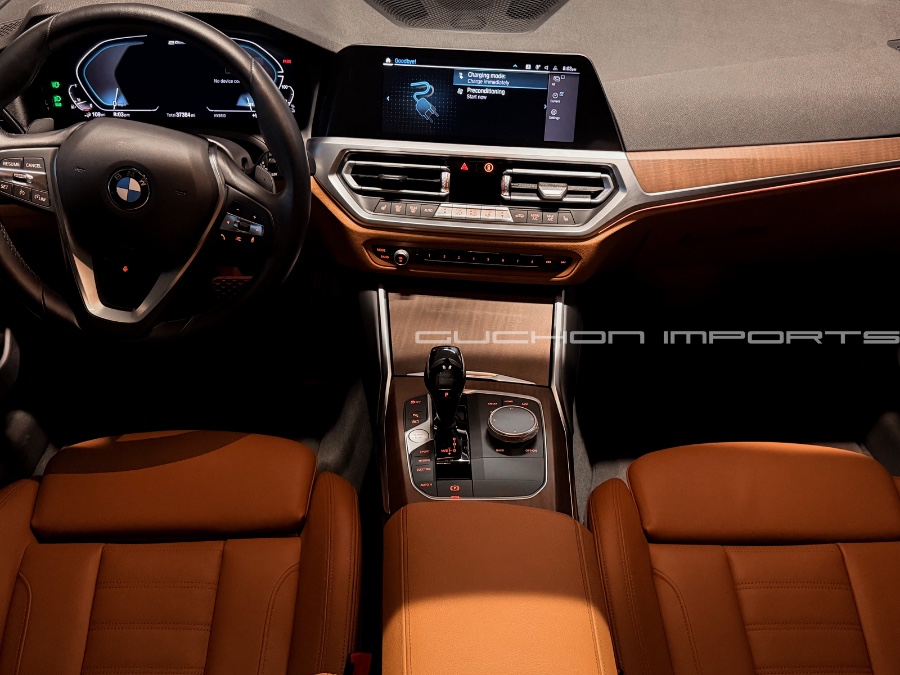2021 BMW 3 Series 330e - Photo 24