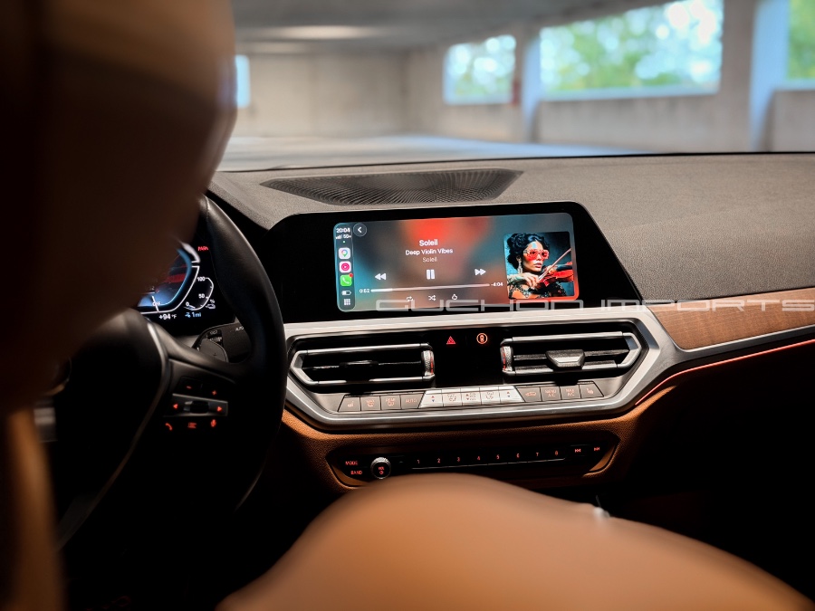 2021 BMW 3 Series 330e - Photo 32
