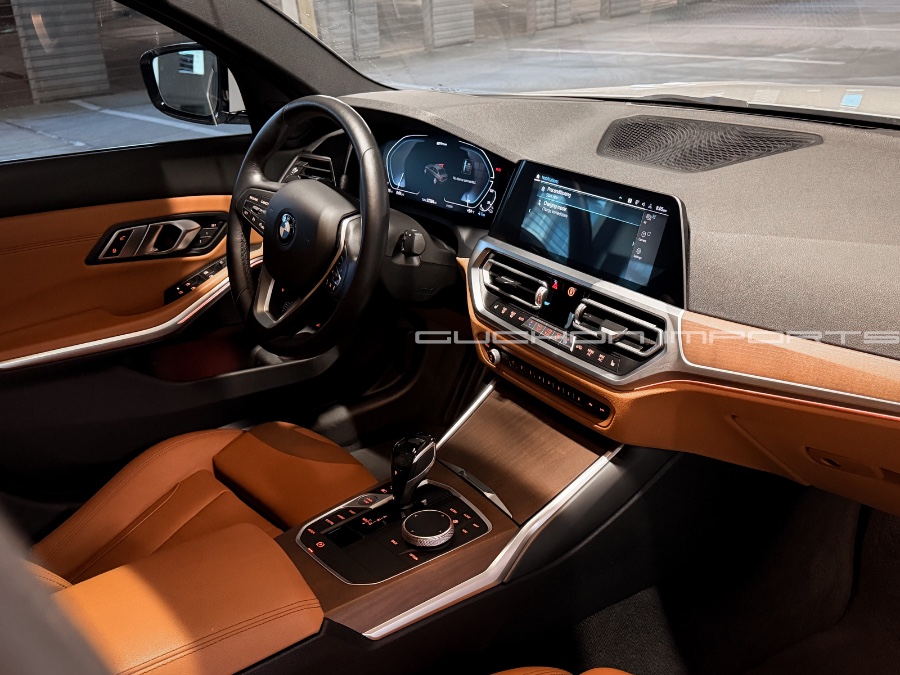 2021 BMW 3 Series 330e - Photo 39