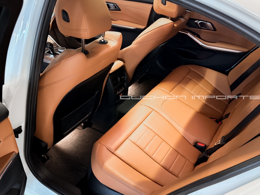 2021 BMW 3 Series 330e - Photo 23