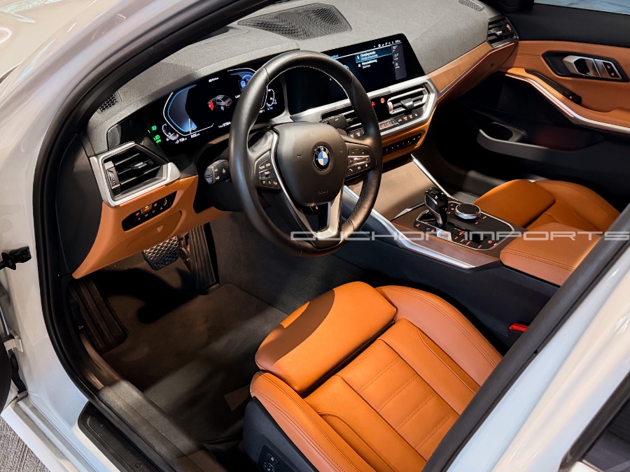 2021 BMW 3 Series 330e - Photo 14