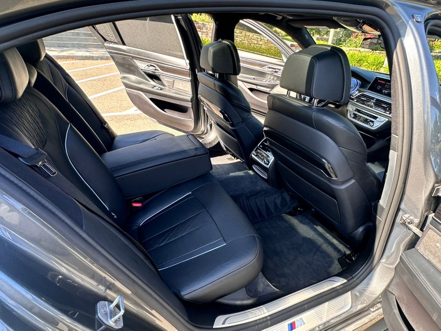 2016 BMW 7 Series 750i - Photo 20
