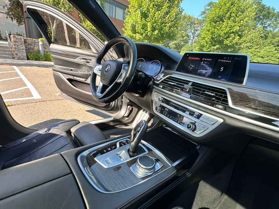 2016 BMW 7 Series 750i - Photo 17