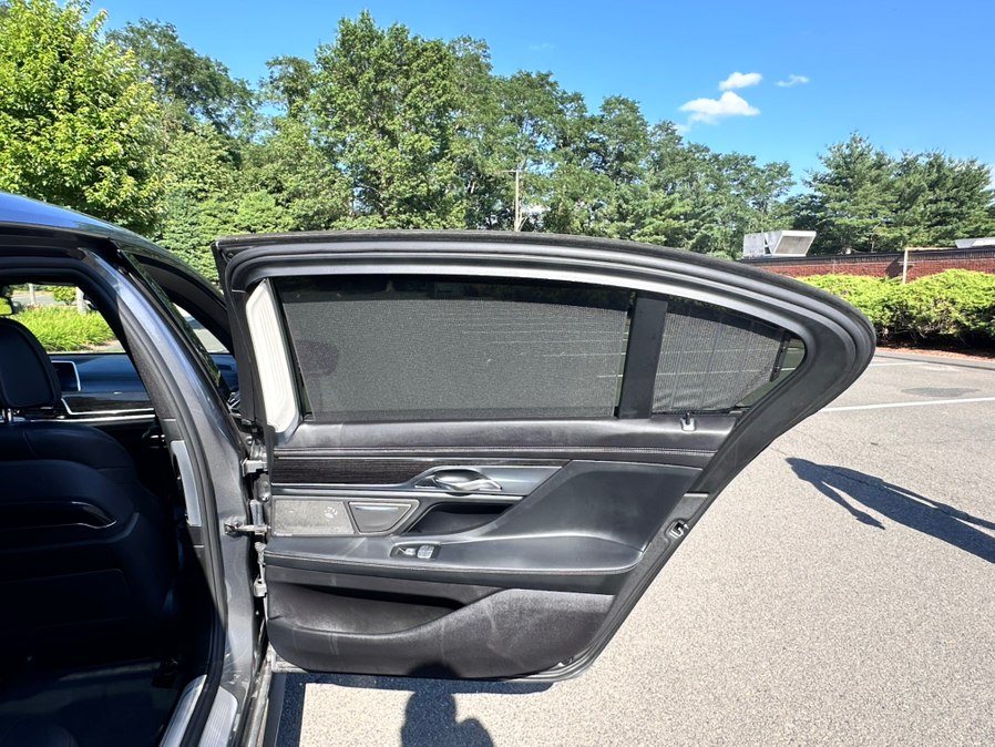 2016 BMW 7 Series 750i - Photo 19