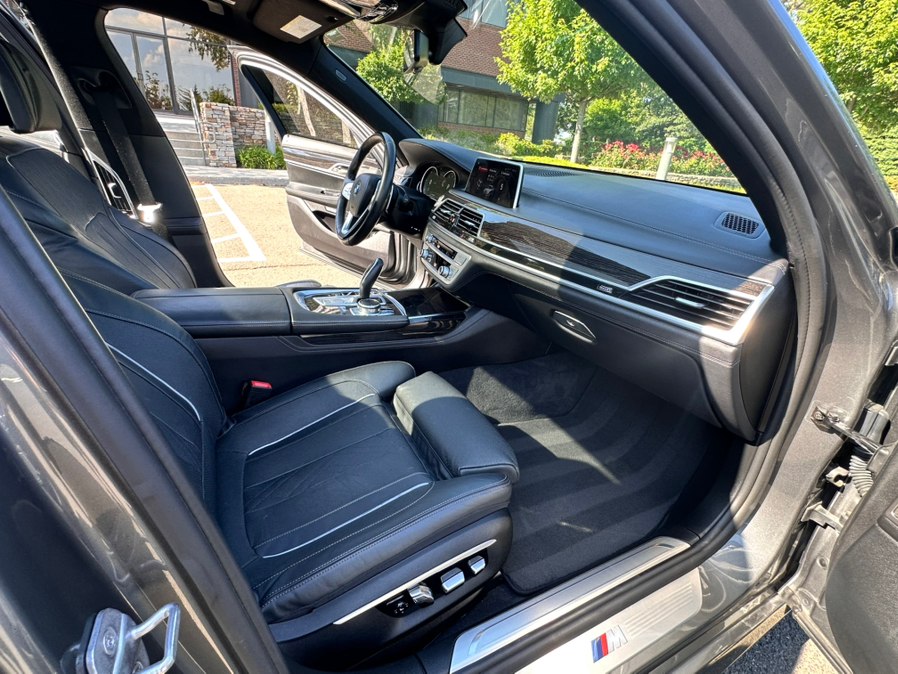 2016 BMW 7 Series 750i - Photo 16