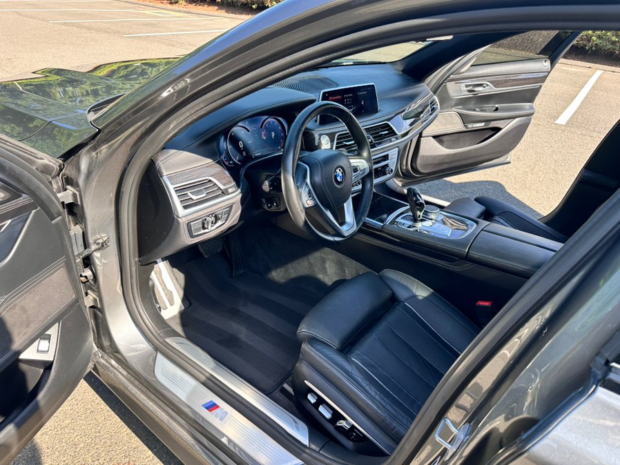 2016 BMW 7 Series 750i - Photo 12