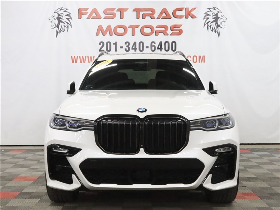 2022 BMW X7 M50i's photo