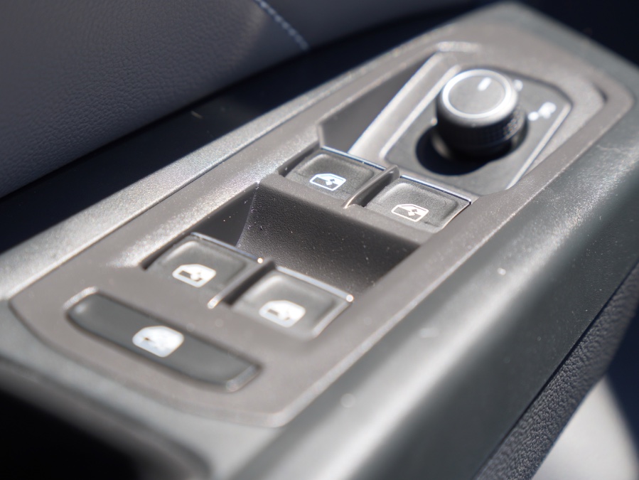 2022 Volkswagen Atlas Cross Sport SE w/Tech - Photo 24