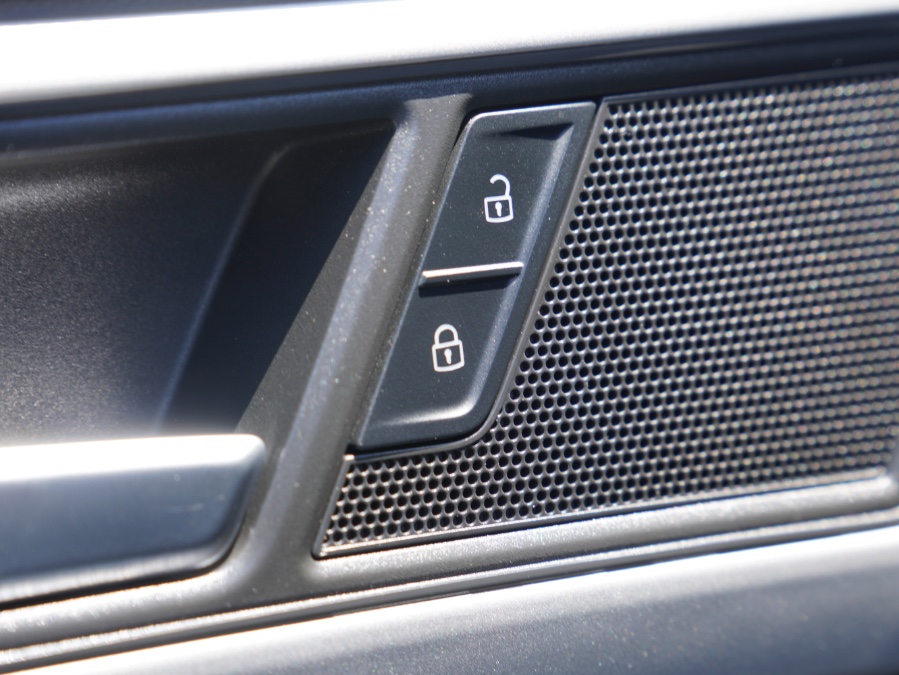 2022 Volkswagen Atlas Cross Sport SE w/Tech - Photo 25