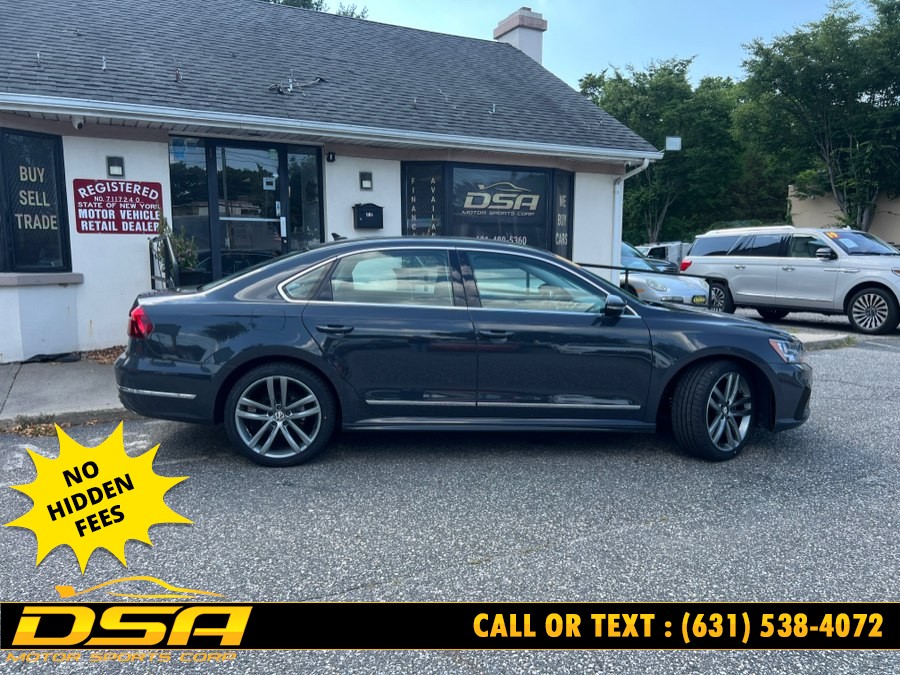 2017 Volkswagen Passat 1.8T R-Line w/ Comfort Pkg. Auto's photo