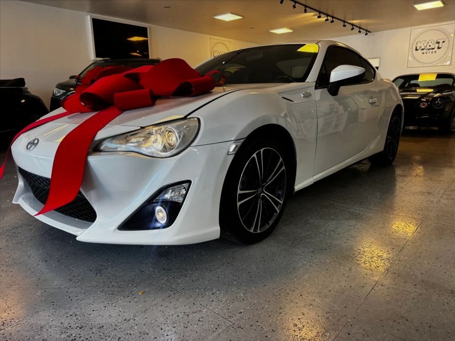2015 Scion FR-S AT's photo