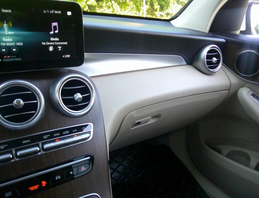 2022 Mercedes-Benz GLC - $26,977