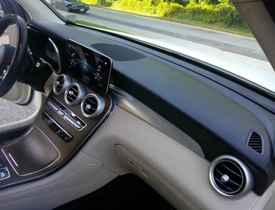 2022 Mercedes-Benz GLC - $26,977