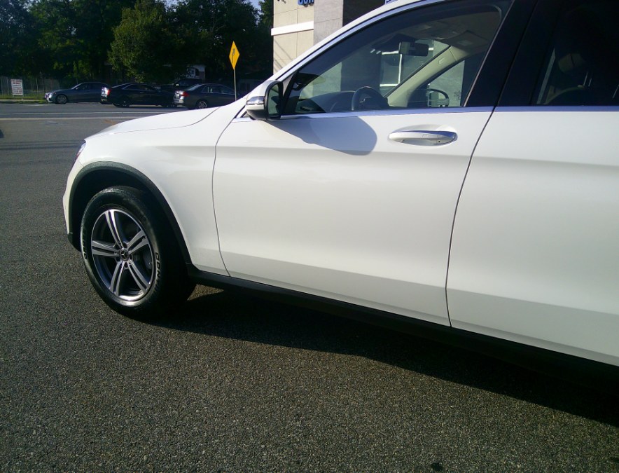 2022 Mercedes-Benz GLC - $26,977