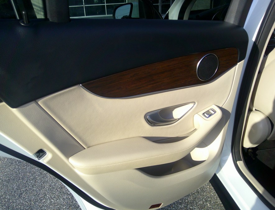 2022 Mercedes-Benz GLC - $26,977