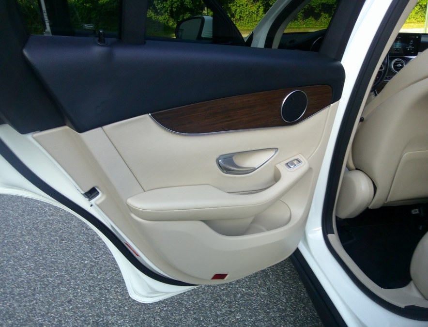 2022 Mercedes-Benz GLC - $26,977