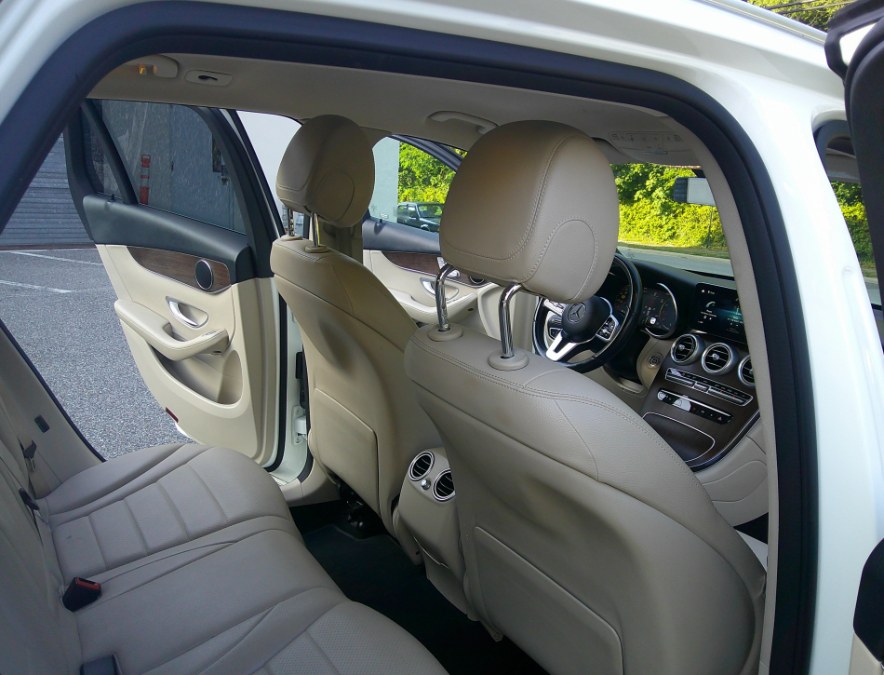 2022 Mercedes-Benz GLC - $26,977