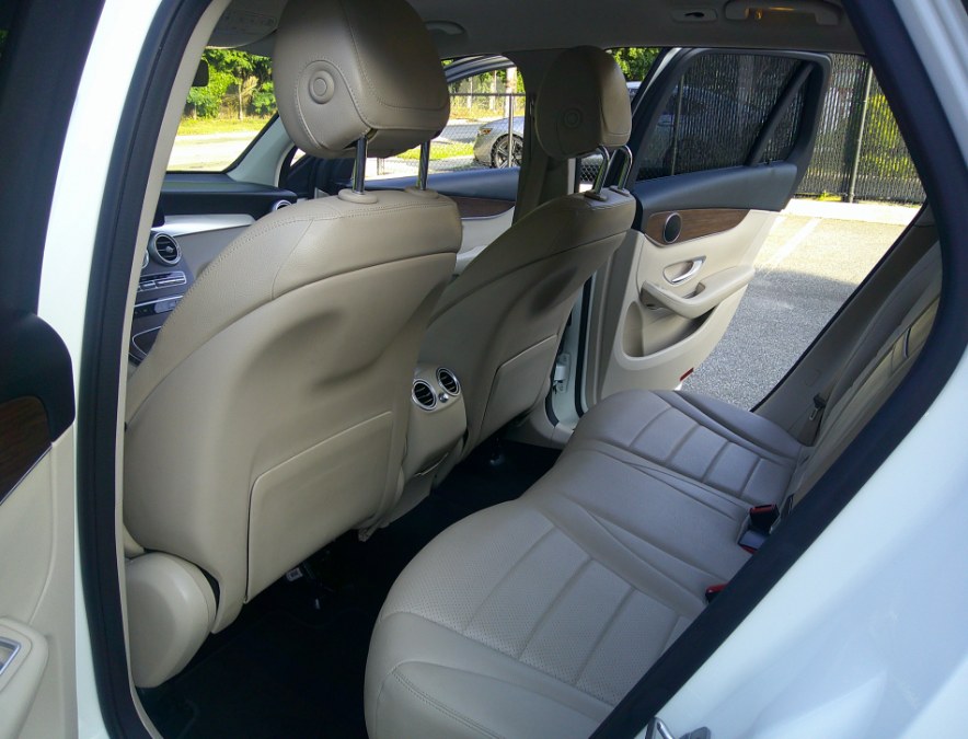 2022 Mercedes-Benz GLC - $26,977