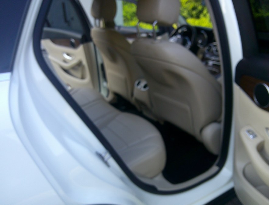 2022 Mercedes-Benz GLC - $26,977