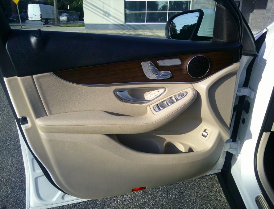 2022 Mercedes-Benz GLC - $26,977