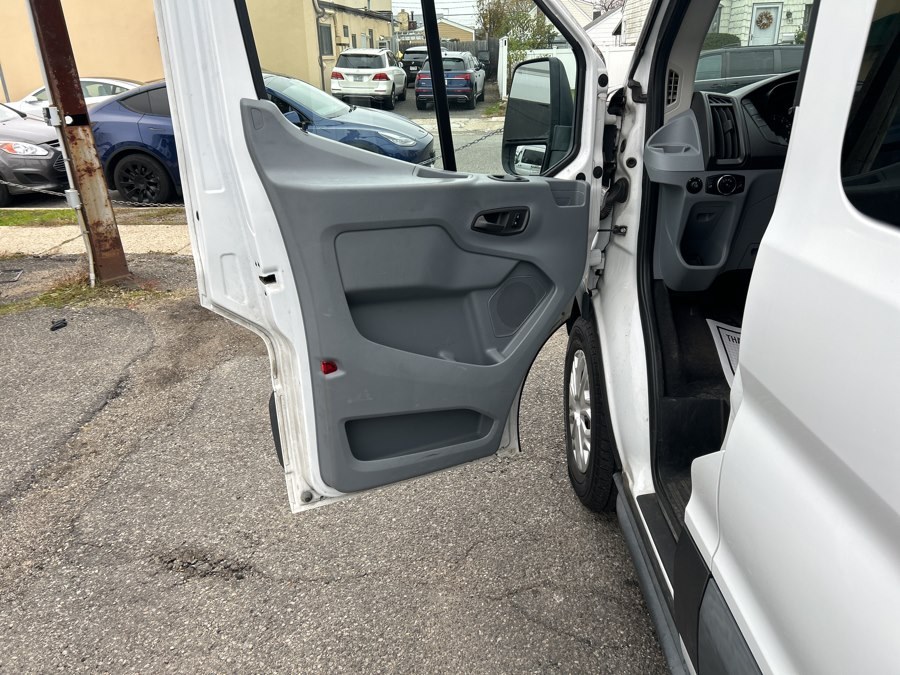 2016 Ford Transit XLT - Photo 15